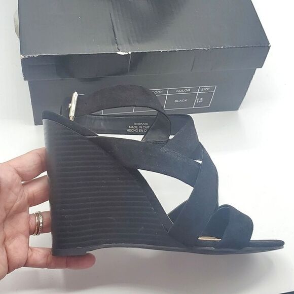 Forever 21 Black Strappy Wedges Size 7.5 - Picture 6 of 17